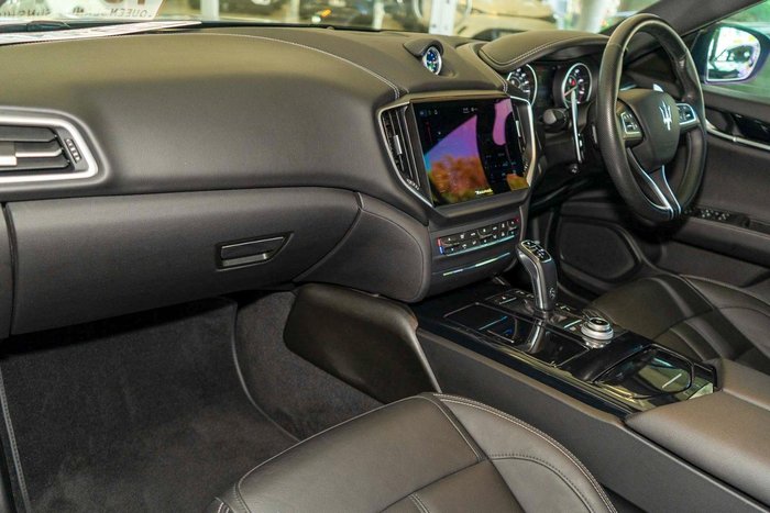 2022 Maserati Ghibli Modena