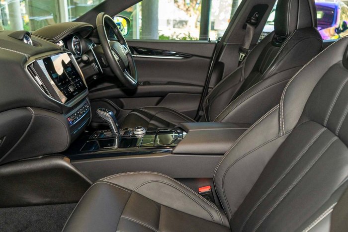 2022 Maserati Ghibli Modena