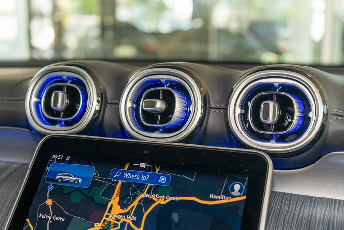 2024 Mercedes-Benz GLC-Class GLC300