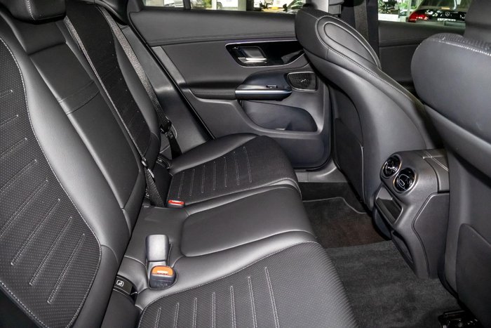 2025 Mercedes-Benz GLC-Class GLC300