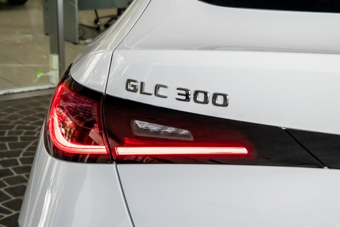 2025 Mercedes-Benz GLC-Class GLC300