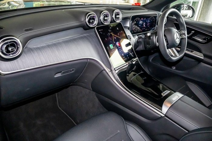 2025 Mercedes-Benz GLC-Class GLC300