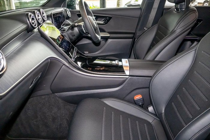 2025 Mercedes-Benz GLC-Class GLC300