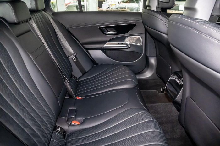 2025 Mercedes-Benz E-Class E200