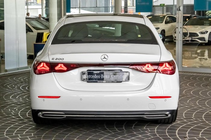 2025 Mercedes-Benz E-Class E200