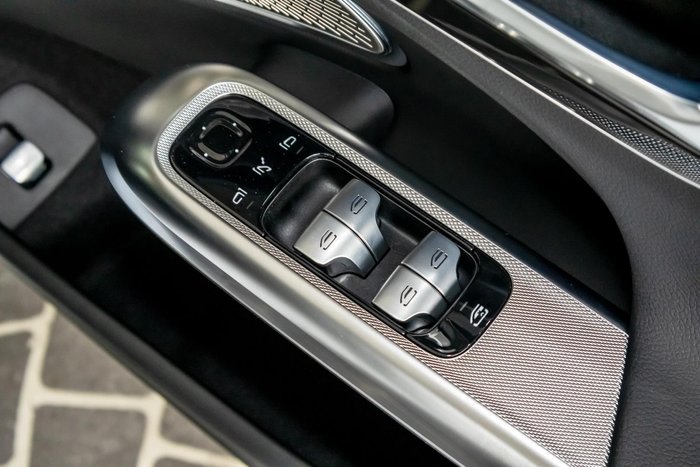 2025 Mercedes-Benz E-Class E200