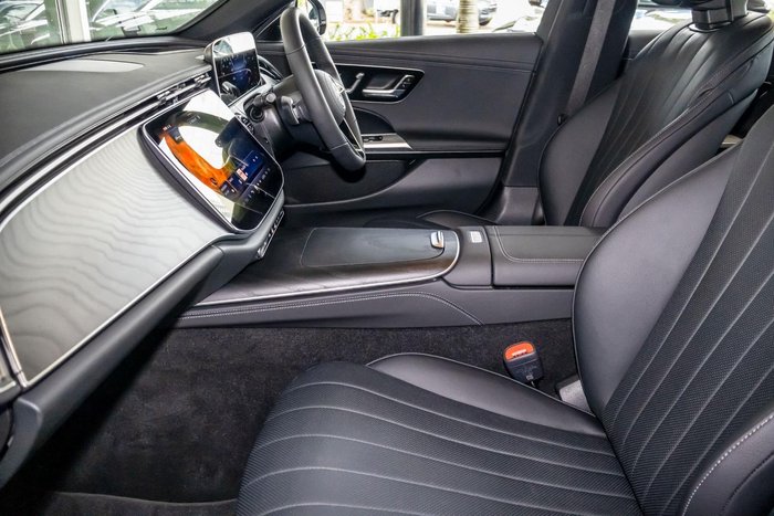 2025 Mercedes-Benz E-Class E200