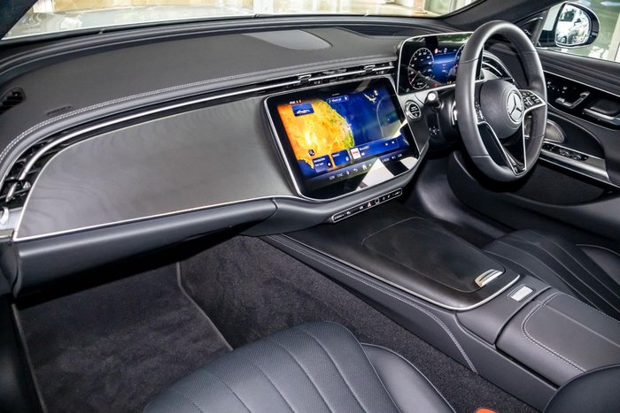 2025 Mercedes-Benz E-Class E200