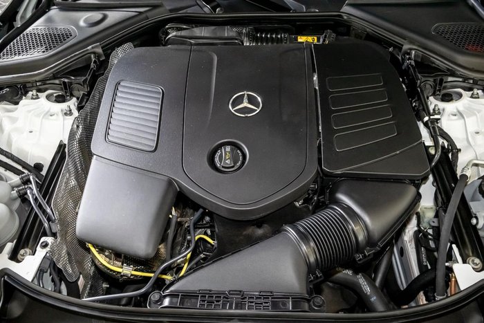 2025 Mercedes-Benz E-Class E200