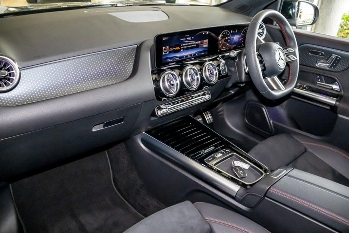 2025 Mercedes-Benz GLA-Class GLA200