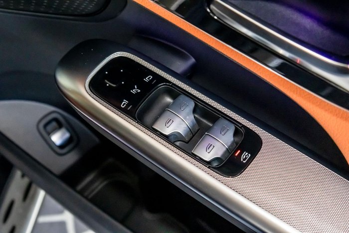 2025 Mercedes-Benz GLC-Class GLC200