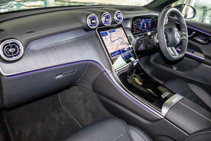 2025 Mercedes-Benz GLC-Class GLC300