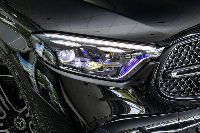 2025 Mercedes-Benz GLC-Class GLC300