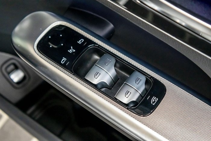 2025 Mercedes-Benz GLC-Class GLC300