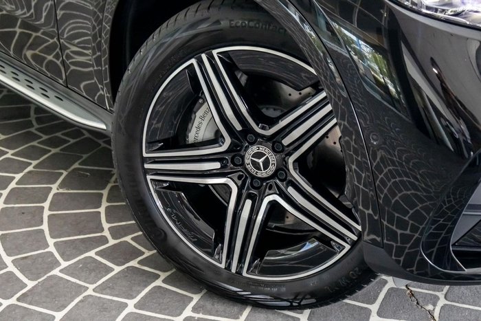 2025 Mercedes-Benz GLC-Class GLC300