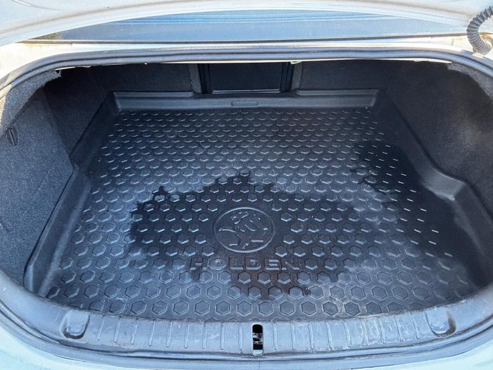 2016 Holden Commodore SV6 VF Series II MY16 Heron White