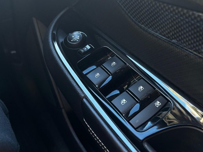 2016 Holden Commodore SV6 VF Series II MY16 Heron White