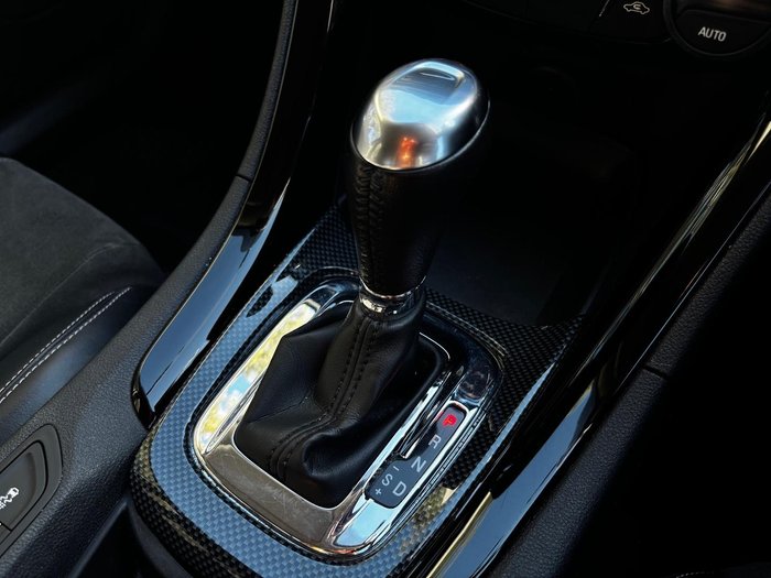 2016 Holden Commodore SV6 VF Series II MY16 Heron White