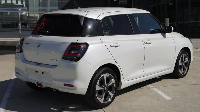 2025 Suzuki Swift Hybrid GLX