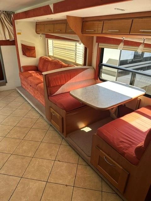 2010 Winnebago (Avida) Longreach