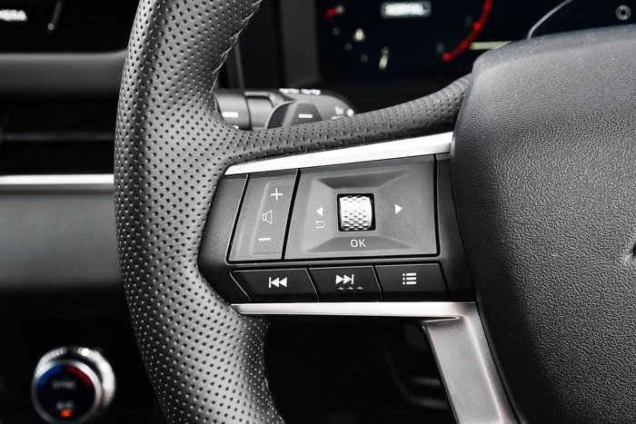 2025 Mitsubishi Outlander LS