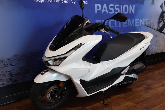 2025 Honda PCX125 White