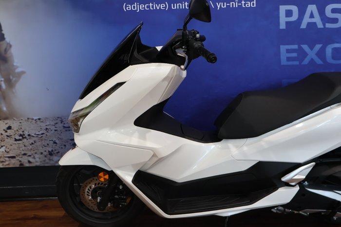 2025 Honda PCX125 White