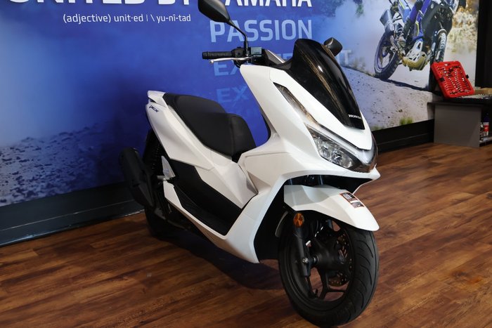 2025 Honda PCX125 White