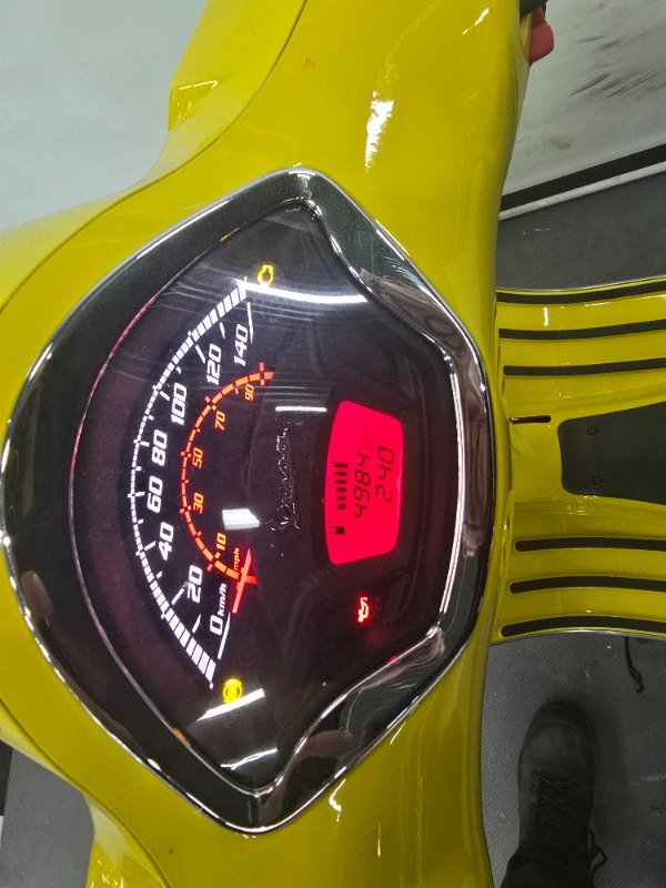 2022 VESPA GTS 300 SUPER SPORT Yellow