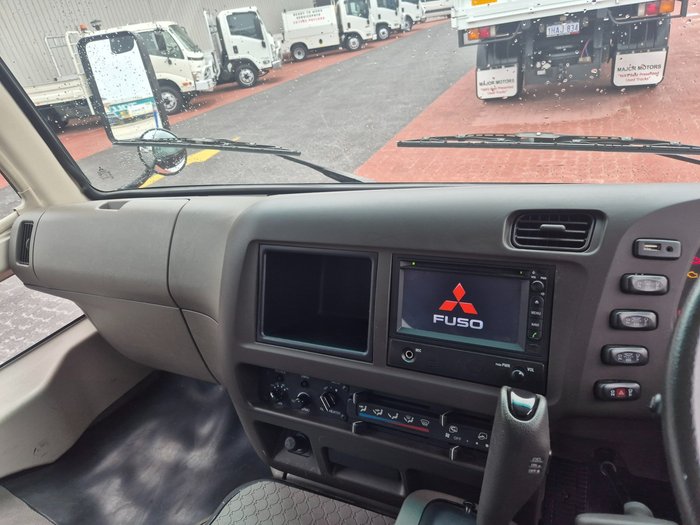2015 Fuso Rosa 25 seat AUTO Deluxe Bus