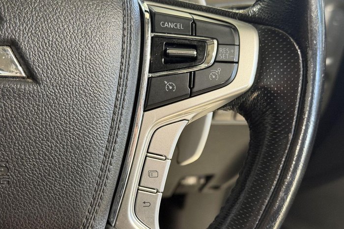 2016 Mitsubishi Pajero Sport GLS