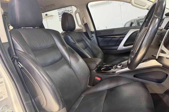 2016 Mitsubishi Pajero Sport GLS