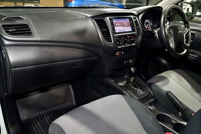 2023 Mitsubishi Triton GLX