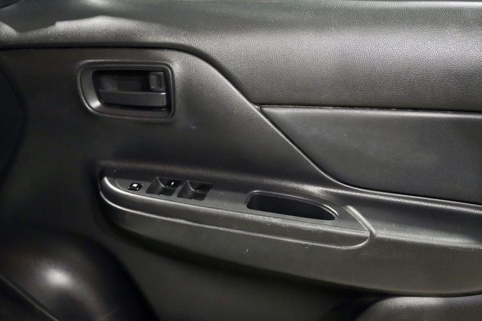 2023 Mitsubishi Triton GLX