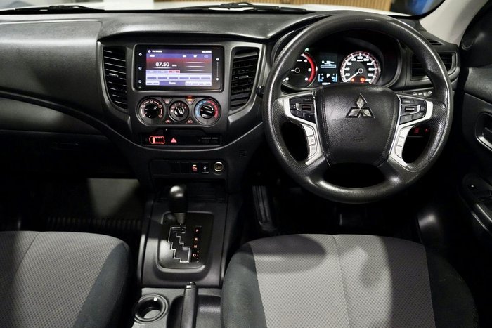 2023 Mitsubishi Triton GLX