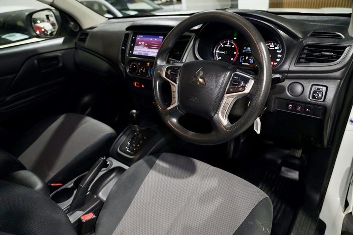 2023 Mitsubishi Triton GLX