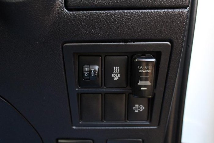 2022 Toyota Hilux SR