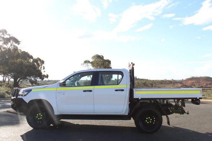 2022 Toyota Hilux SR