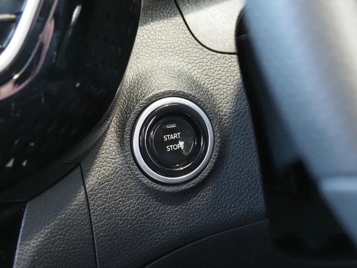 2025 Mahindra XUV3XO AX5L