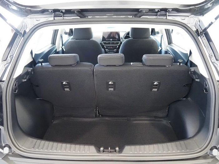 2025 Mahindra XUV3XO AX5L
