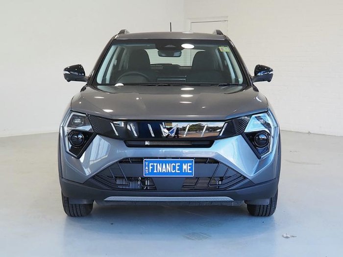 2025 Mahindra XUV3XO AX5L