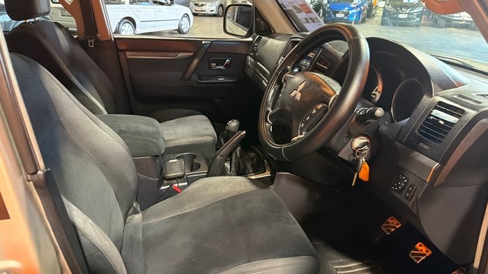 2007 Mitsubishi Pajero VR-X