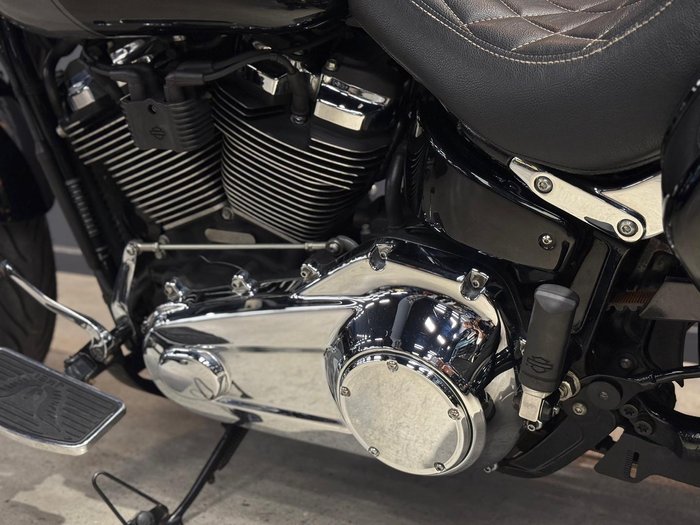 2021 Harley-Davidson Sport Glide 107 (FLSB) Softail Black