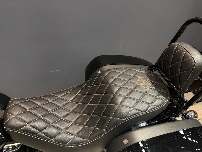 2021 Harley-Davidson Sport Glide 107 (FLSB) Softail Black