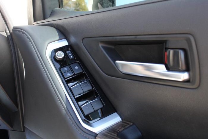 2022 Toyota Landcruiser VX