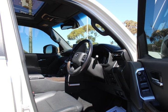 2022 Toyota Landcruiser VX