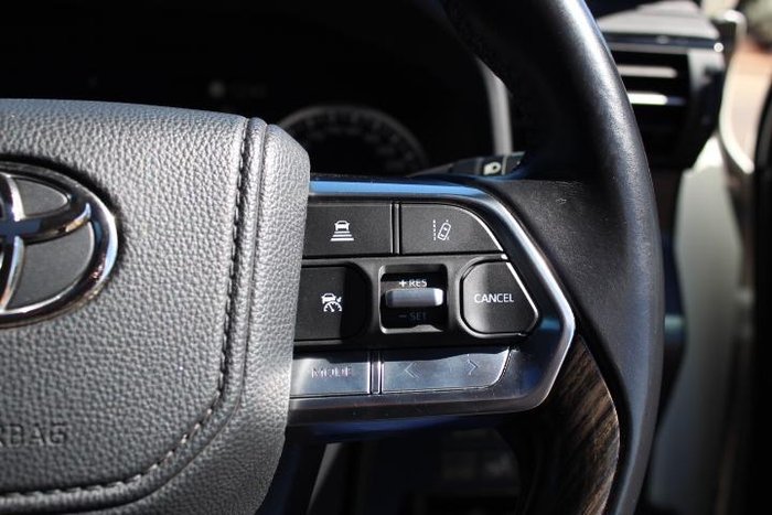 2022 Toyota Landcruiser VX