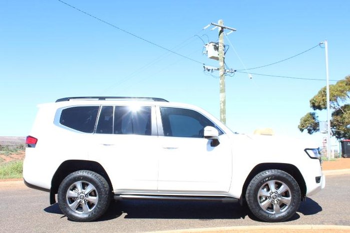 2022 Toyota Landcruiser VX