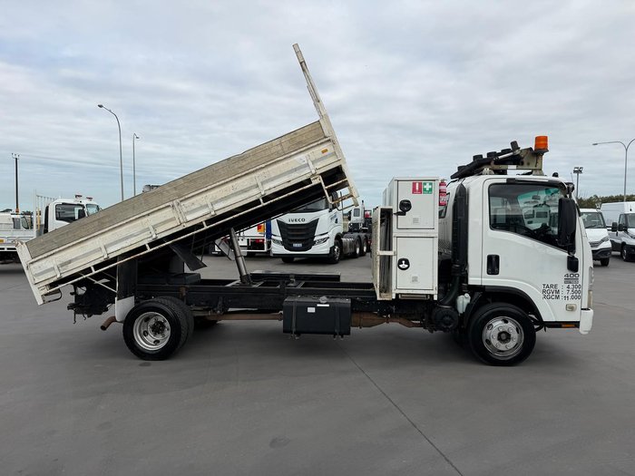 2008 Isuzu N Series NPR 400