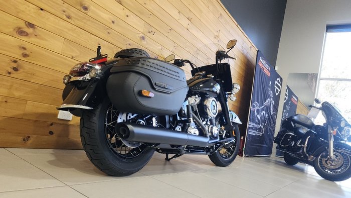 2026 HARLEY-DAVIDSON FLHC HERITAGE CLASSIC (117)
